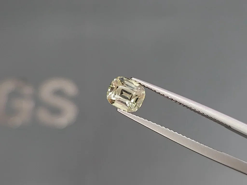 Vanadium containing chrysoberyl cushion cut 1.52 carats, Madagascar 3