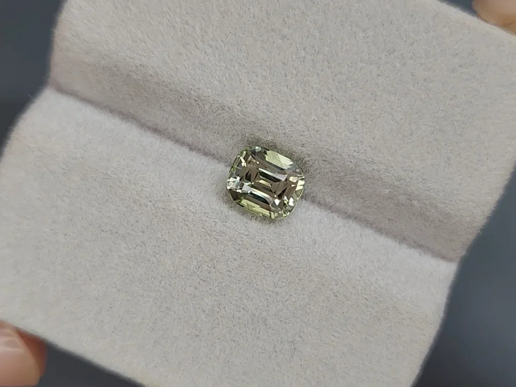 Vanadium containing chrysoberyl cushion cut 1.52 carats, Madagascar 4