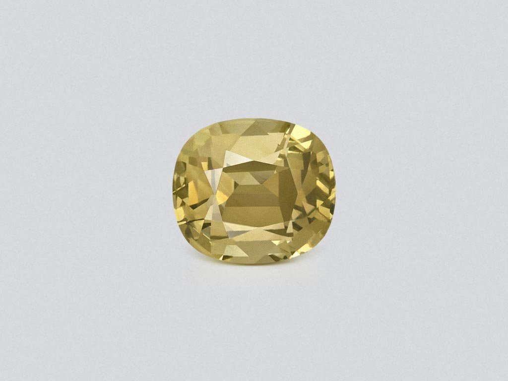 Vivid orange clinohumite 4.24 ct in round cut, Afghanistan 3