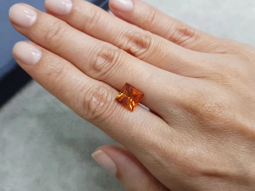 Vivid orange clinohumite in princess cut 3.80 ct, Afghanistan 2