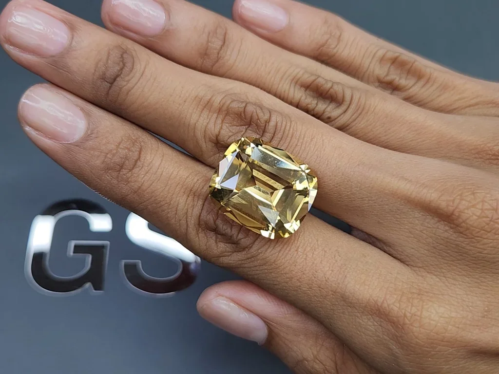 Yellow citrine precision cushion cut 17.00-19.00 carats, Africa 2