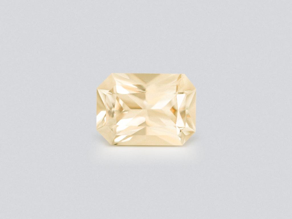 Yellow citrine precision cut oval 9.31 carats, Africa 5