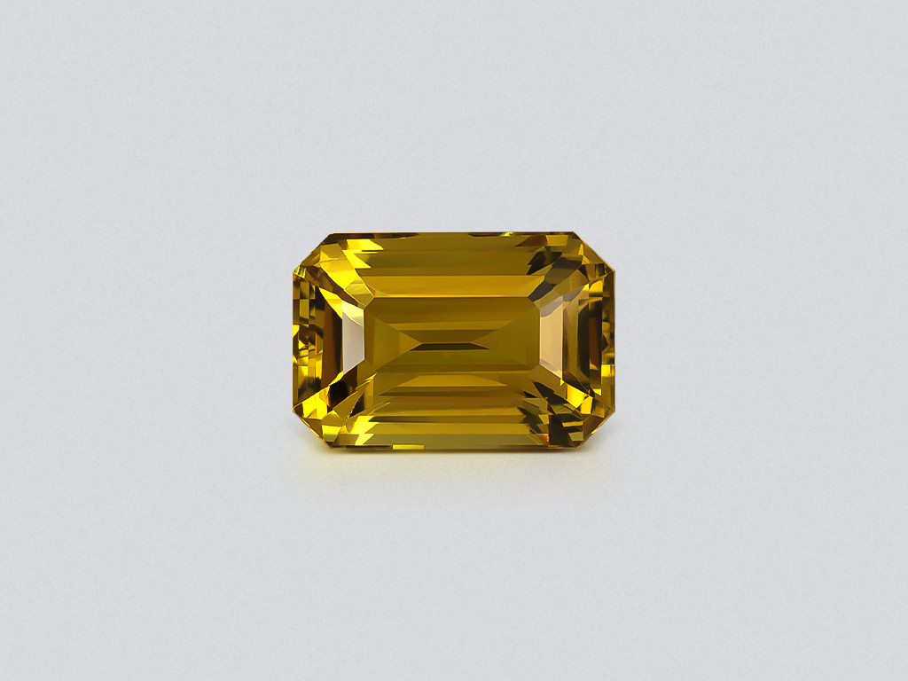 Yellow green chrysoberyl octagon cut 5.84 carats, Sri Lanka