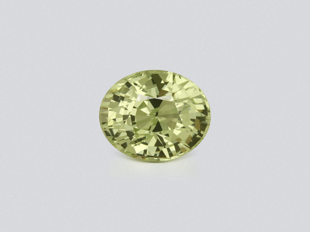Yellow green chrysoberyl oval cut 1.67 carats, Sri Lanka