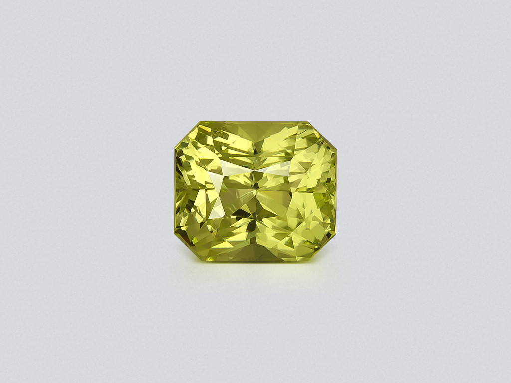 Yellow green chrysoberyl radiant cut 2.19 carats, Sri Lanka